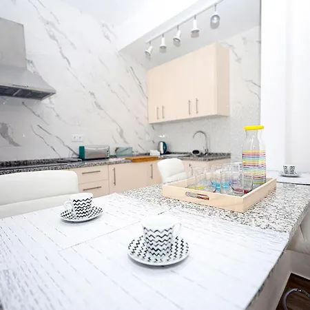 Apartment B50 - Main Square In