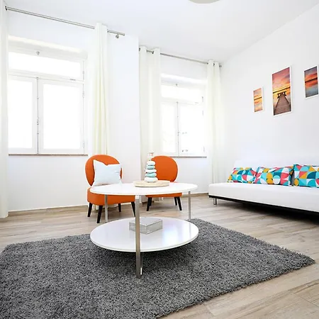 B50 - Main Square In Apartment