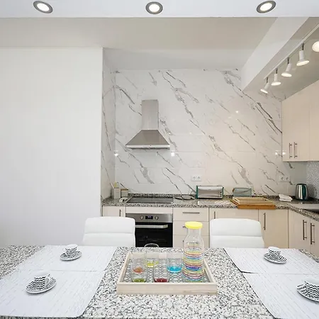 B50 - Main Square In شقة